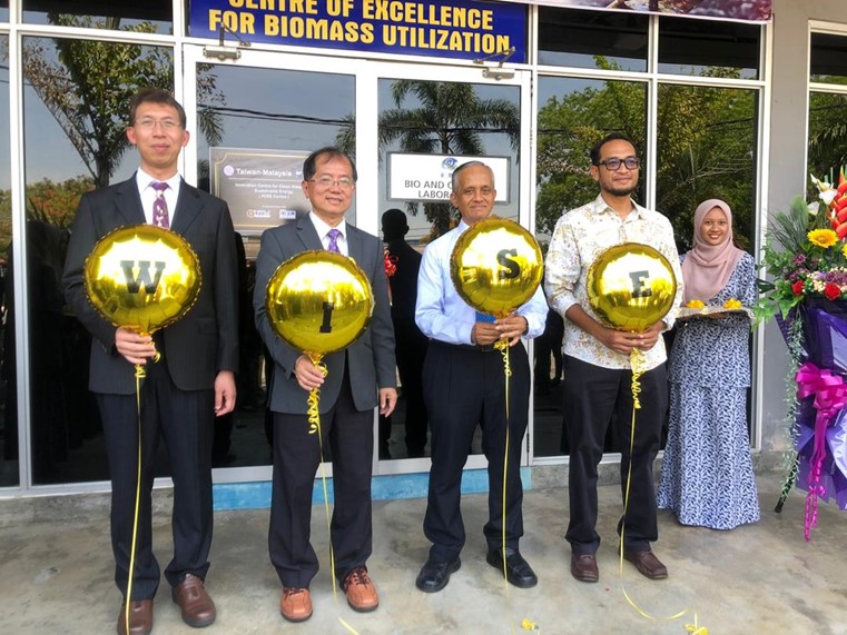 圖說. 馬來西亞大學玻璃市分校成立「潔淨水質與永續能源海外研究中心」海外辦公室分部的剪綵儀式。