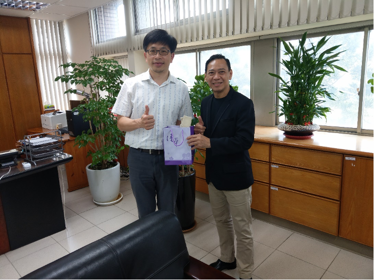 Fig.2: Vice President and Professor Alvin Culaba visited Dean of College of Engineering, NTHU