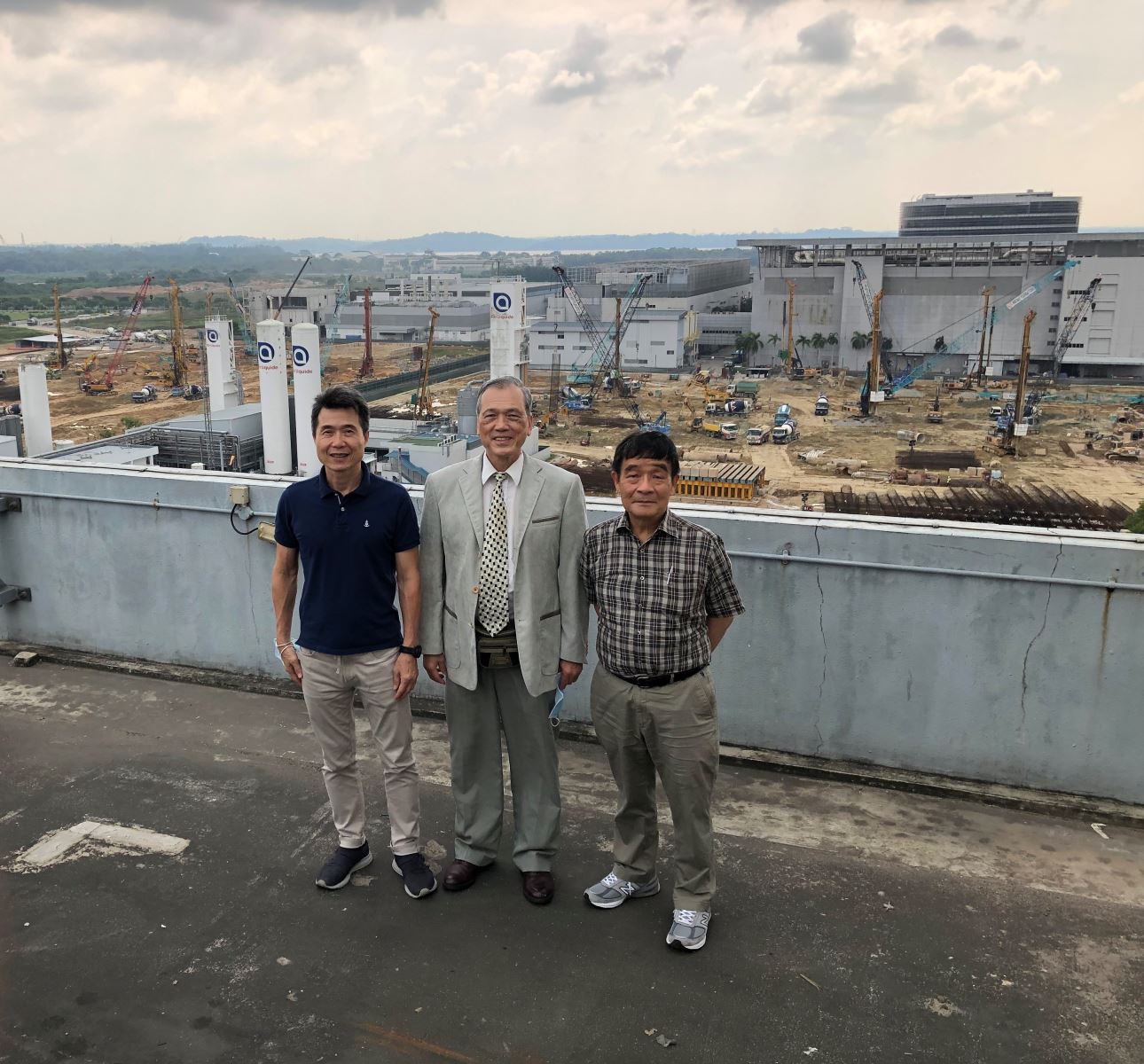 Professor Luh-Maan Chang Visiting the Construction Site of UMC’s 12-inch Foundry Expansion Project in Singapore