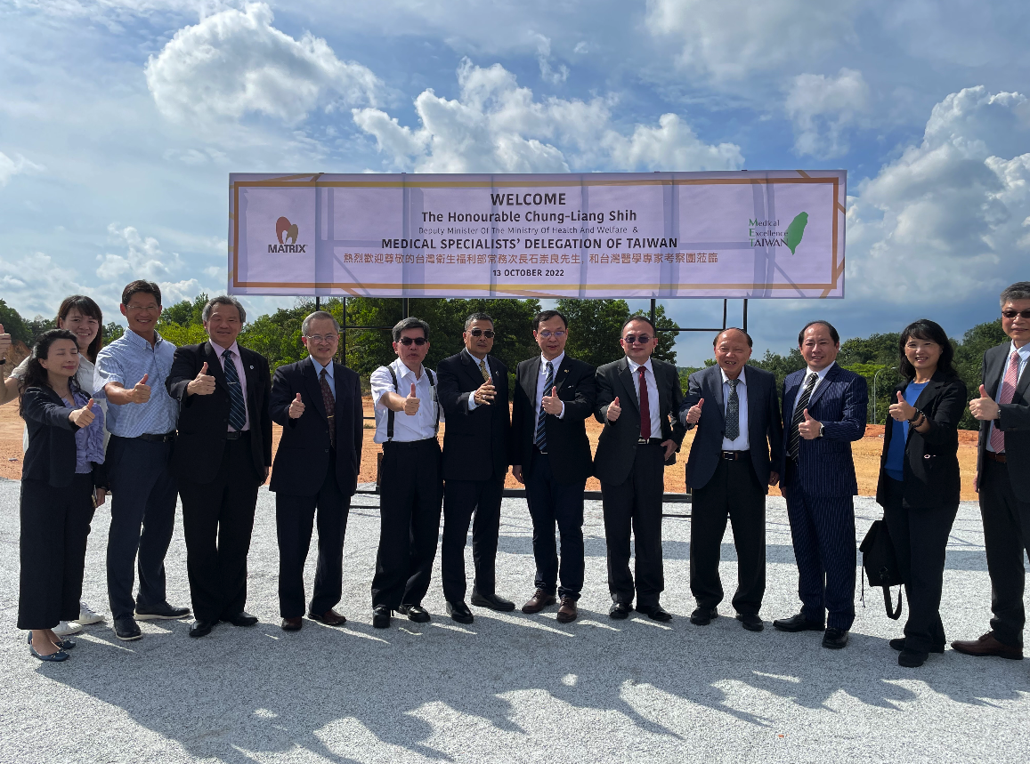 Picture 5: Former Deputy Minister of Health and Welfare, Shih Chung-liang, and the MET team visit Malaysia to witness the selection of the overseas medical center location (Photo credit: Ming-Yan Wu)
