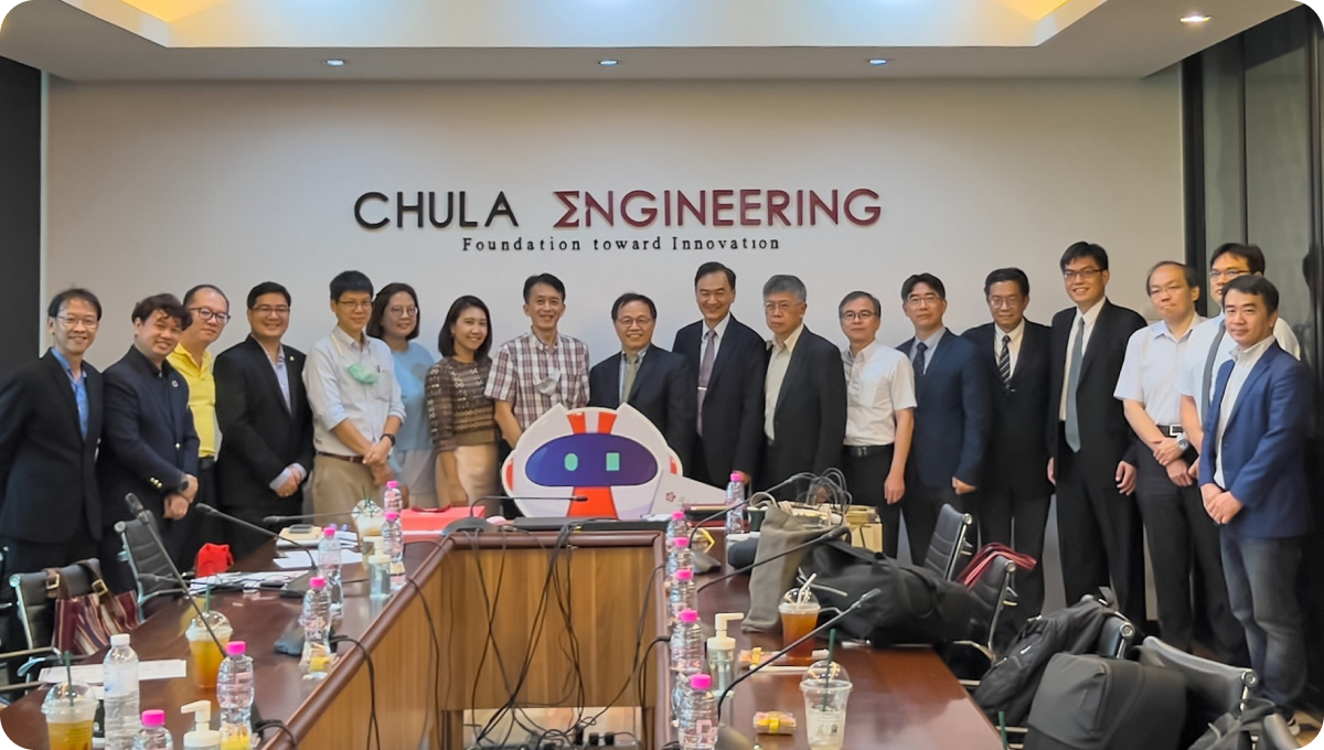 Pic 5: The NCKU delegation visited the Faculty of Engineering at Chulalongkorn University in Thailand.