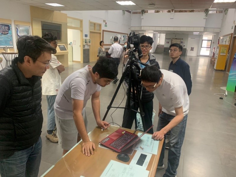 The Taiwan-India Joint Research Center on Artificial Intelligence developed a facial recognition system to increase the efficiency of pandemic prevention.